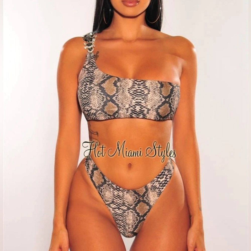 Hot Miami Styles BROWN SNAKE PRINT ONE SHOULDER JEWELED SCRUNCH BUTT BIKINI S